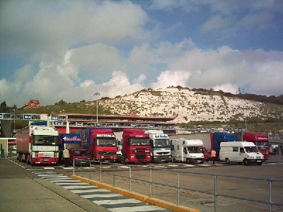 Warten auf die Fähre nach Calais weiße Felsen von Dover